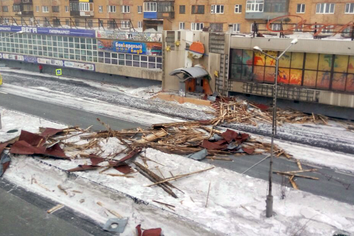 Ураган в Норильске: развернутый самолет и отрезанные от мира детсады