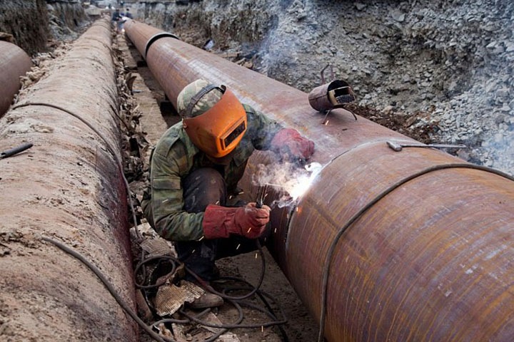 Локоть поставил в приоритет ремонт магистральных тепловых сетей