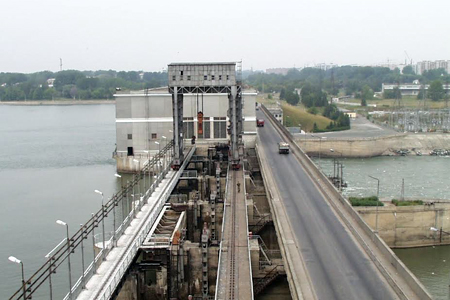 Временно ограничивается движение по мосту Новосибирской ГЭС Временно ограничивается движение по мосту Новосибирской ГЭС