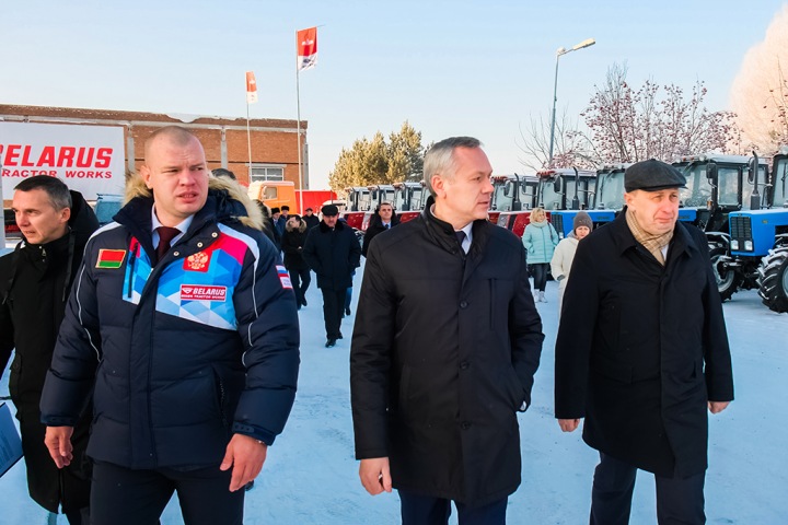 Аграрии Зауралья смогут обслуживать белорусские трактора в Новосибирске Аграрии Зауралья смогут обслуживать белорусские трактора в Новосибирске