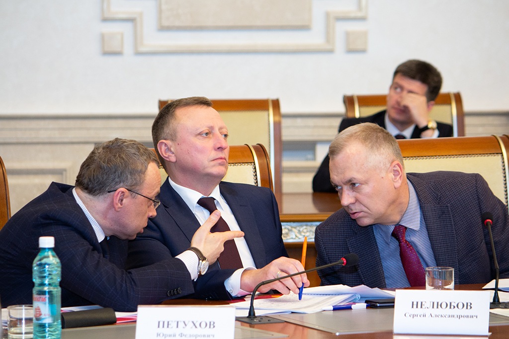 Юрий Петухов, Сергей Нелюбов и Игорь Решетников (слева направо) Юрий Петухов, Сергей Нелюбов и Игорь Решетников (слева направо)