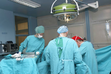 Томские следователи проверяют информацию об ампутации ноги воспитаннице детдома 