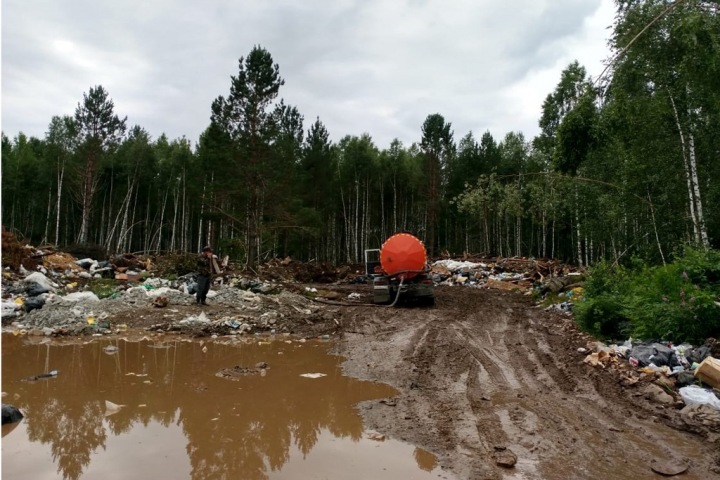 Власти заявили о закрытии незаконной свалки на берегу Телецкого озера Власти заявили о закрытии незаконной свалки на берегу Телецкого озера