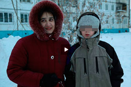 «Мать сообщила, что крышка сломалась, когда учительница пыталась его засунуть головой в унитаз»