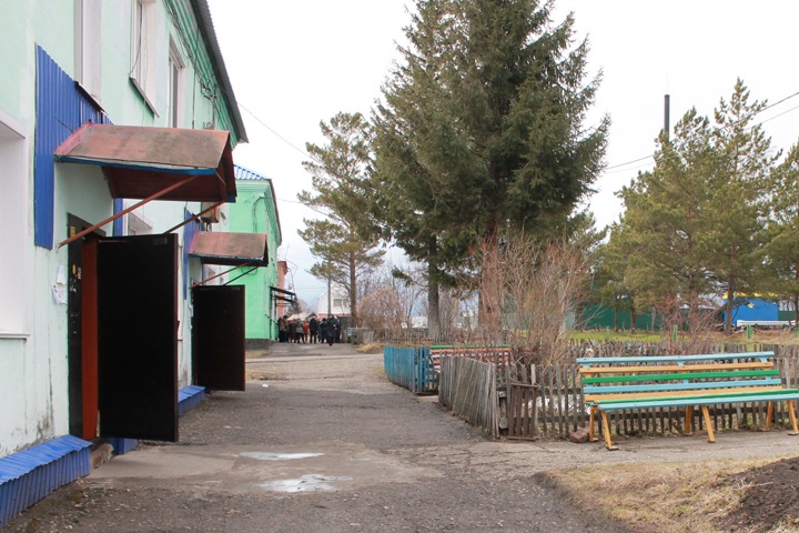 Многоквартирные дома остались без нормальной воды на улице Победы в Мариинске Многоквартирные дома остались без нормальной воды на улице Победы в Мариинске