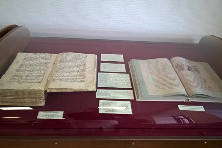 Выставка редких книг и фотографий об освоении Оби открылась в НГУ Выставка редких книг и фотографий об освоении Оби открылась в НГУ