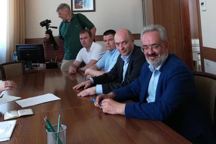 Бывший вице-губернатор сдал документы в избирком на выборы мэра Новосибирска Бывший вице-губернатор сдал документы в избирком на выборы мэра Новосибирска