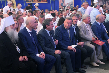 Губернатор Городецкий возглавил новосибирскую делегацию на Всероссийском дне поля