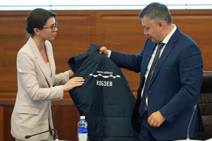 Иркутский губернатор вступил в «ЕР» после ухода своего первого зама, связанного с «Сибуром» Иркутский губернатор вступил в «ЕР» после ухода своего первого зама, связанного с «Сибуром»