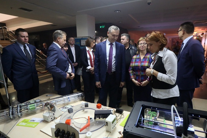 Травников открыл региональную программу Всемирного фестиваля молодежи и студентов Травников открыл региональную программу Всемирного фестиваля молодежи и студентов