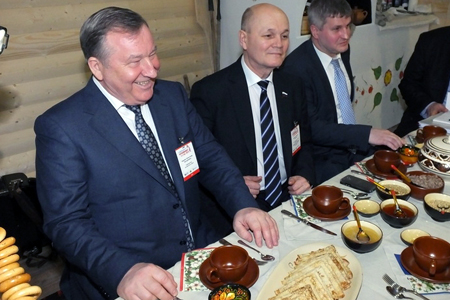 Доходы алтайского губернатора выросли почти в два раза