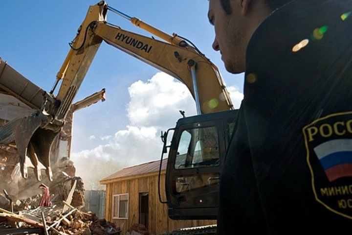 Новосибирское правительство решило сносить незаконные строения