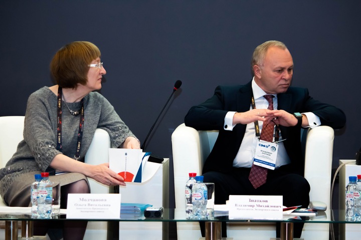 Выходной день: кто останется в правительстве Травникова после выборов Выходной день: кто останется в правительстве Травникова после выборов