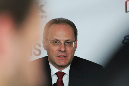 Новосибирского губернатора вызвали на допрос в Следственный комитет Новосибирского губернатора вызвали на допрос в Следственный комитет