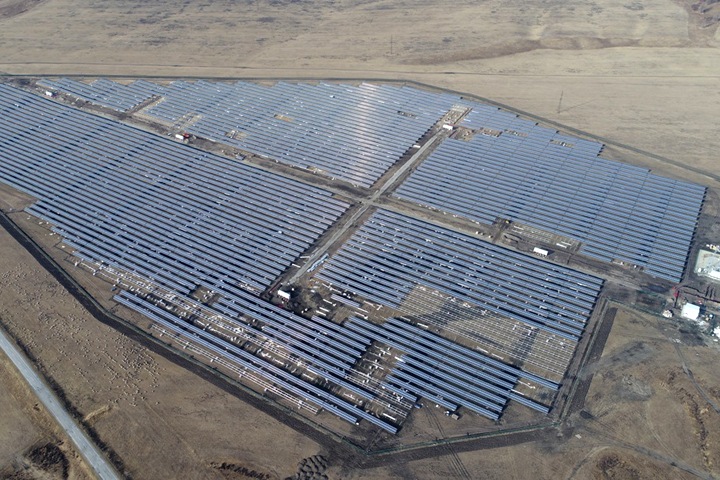 Запущена крупнейшая солнечная станция в Сибири