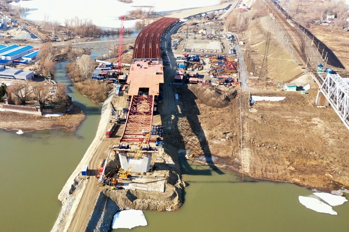 Власти потребовали остановить стройку четвертого моста Новосибирска в районе прорвавшегося коллектора Власти потребовали остановить стройку четвертого моста Новосибирска в районе прорвавшегося коллектора