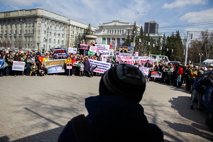 «Всех, кто пришел сегодня, я называю друзьями»: новосибирцы протестуют против жестокого обращения с животными