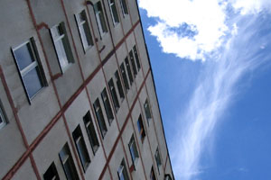 Подросток сбросился с крыши девятиэтажки в Чите и выжил Подросток сбросился с крыши девятиэтажки в Чите и выжил