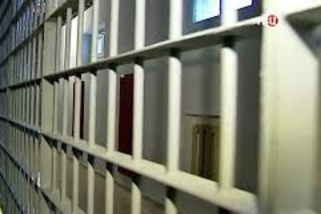 Молодой красноярец выбросил пенсионерку из окна Молодой красноярец выбросил пенсионерку из окна