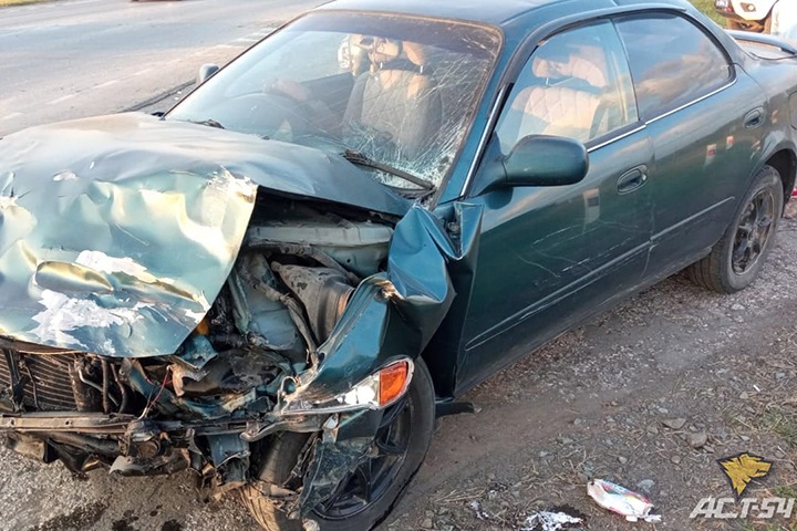 Разбившийся под Новосибирском в свадебной машине жених вышел из комы Разбившийся под Новосибирском в свадебной машине жених вышел из комы