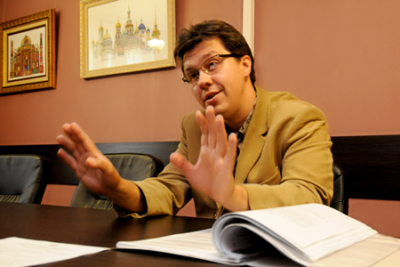 Выборы новосибирского омбудсмена могут быть признаны несостоявшимися из-за протестного голосования: Константин Зиновьев