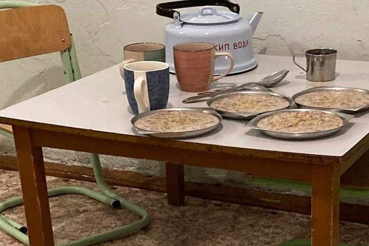 Пациенты инфекционной больницы Новокузнецка рассказали, что их запирают на ключ