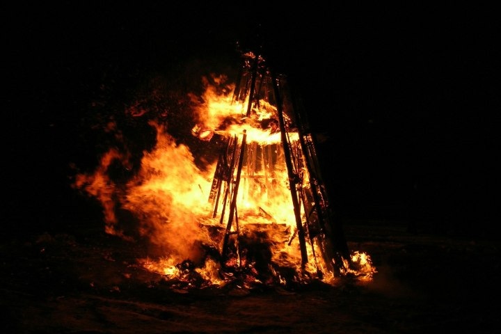 Новосибирцев позвали сжечь грехи в храме Новосибирцев позвали сжечь грехи в храме