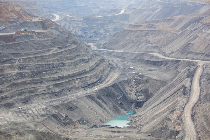 Мэр города Мыски ушел в отставку после оползня на угольном разрезе