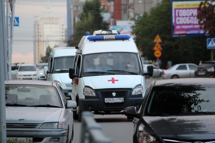 Новосибирец избил фельдшера после вопросов о выпавшей из окна девушке Новосибирец избил фельдшера после вопросов о выпавшей из окна девушке