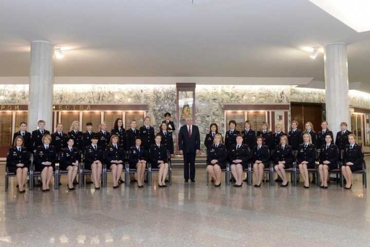 Сибирская полиция отменила закупку платьев за 50 млн