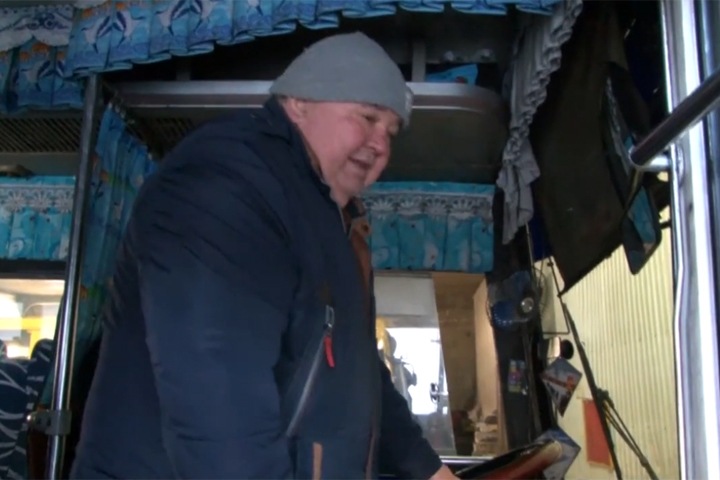 Пассажир в Иркутской области смог остановить автобус с умершим водителем Пассажир в Иркутской области смог остановить автобус с умершим водителем