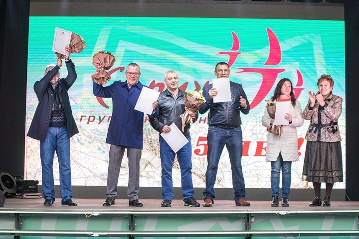 Жители Стрижей отметили юбилеи микрорайона и Новосибирской области Жители Стрижей отметили юбилеи микрорайона и Новосибирской области