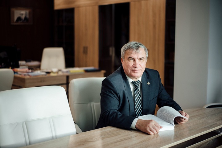 Ректор и декан физфака Новосибирского госуниверситета стали академиками Ректор и декан физфака Новосибирского госуниверситета стали академиками