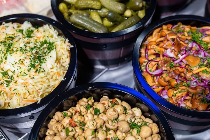 Количество отравившихся салатами в Иркутске выросло Количество отравившихся салатами в Иркутске выросло