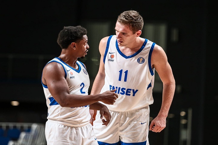 Иностранные спортсмены покидают красноярские клубы Иностранные спортсмены покидают красноярские клубы