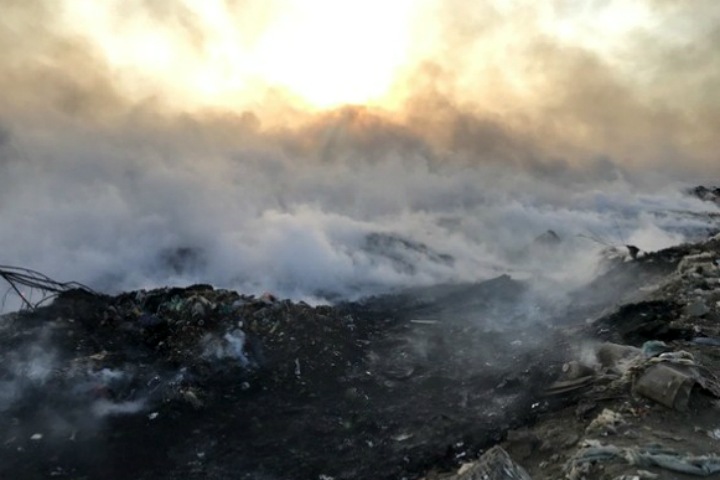 Режим ЧС ввели в Чите из-за горящей свалки Режим ЧС ввели в Чите из-за горящей свалки