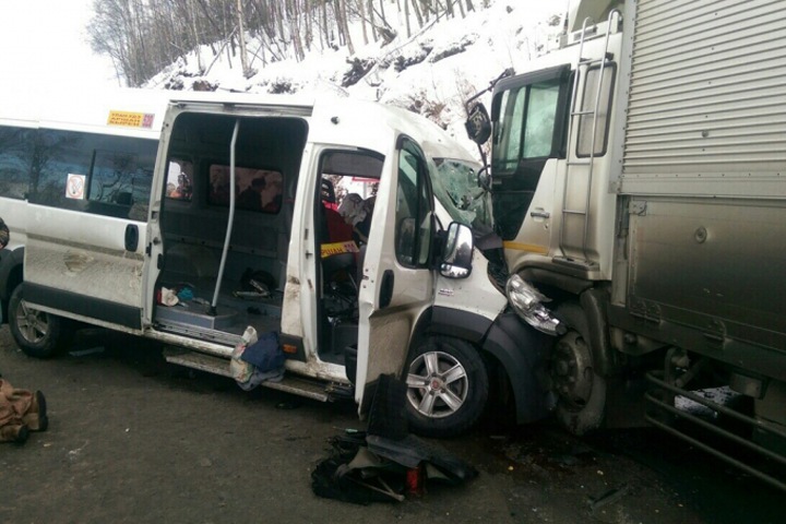 Три человека погибли, 14 пострадали в ДТП на трассе «Байкал» 