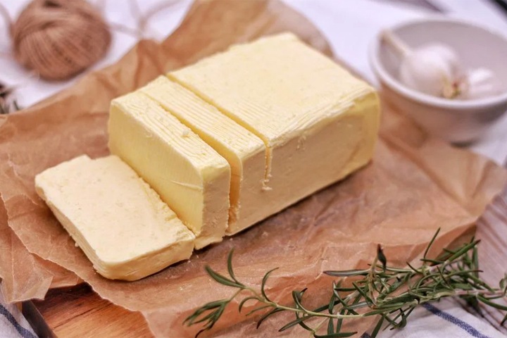 Где в Новосибирске купить молоко и масло дешевле: обзор цен