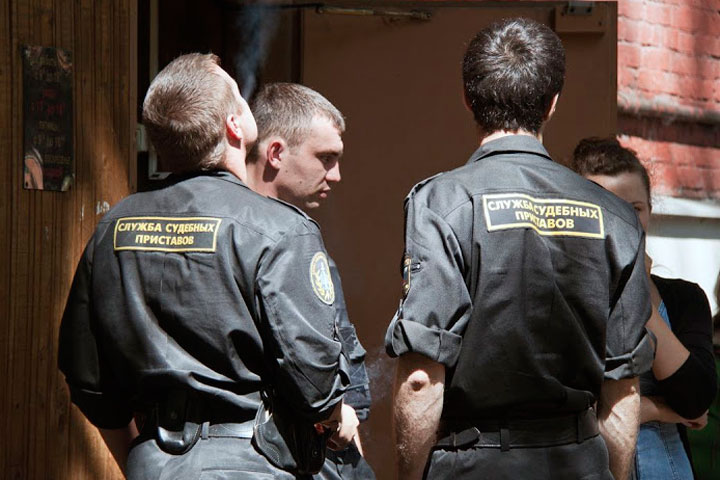 Несколько десятков судебных приставов в Новосибирске могли отравиться из-за отходов оборонного завода Несколько десятков судебных приставов в Новосибирске могли отравиться из-за отходов оборонного завода