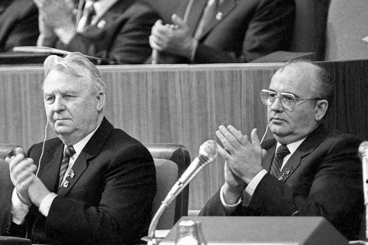 Егору Лигачёву 100 лет: «Вы еще о нас, мамонтах, пожалеете» Егору Лигачёву 100 лет: «Вы еще о нас, мамонтах, пожалеете»