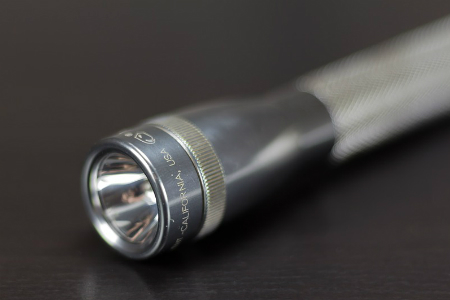 Томичка подорвалась на сделанной односельчанином из фонарика бомбе 