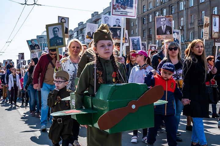 «Бессмертный полк» прошел по Новосибирску. Фоторепортаж