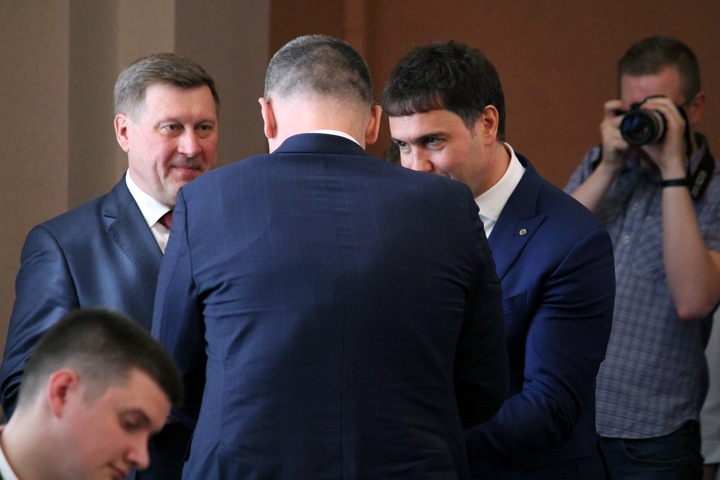 «Война всех против всех»: депутаты поспорили об отмене списков в горсовет Новосибирска