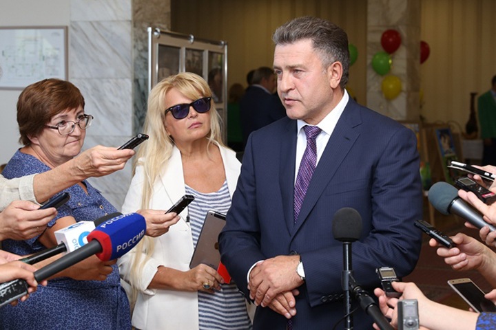 Тогучинские депутаты поблагодарили заксобрание за спасенный лес Тогучинские депутаты поблагодарили заксобрание за спасенный лес