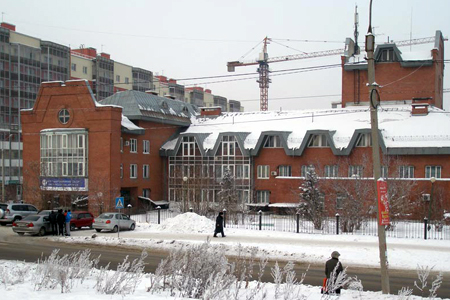 Пенсионерка умерла на крыльце иркутской больницы Пенсионерка умерла на крыльце иркутской больницы