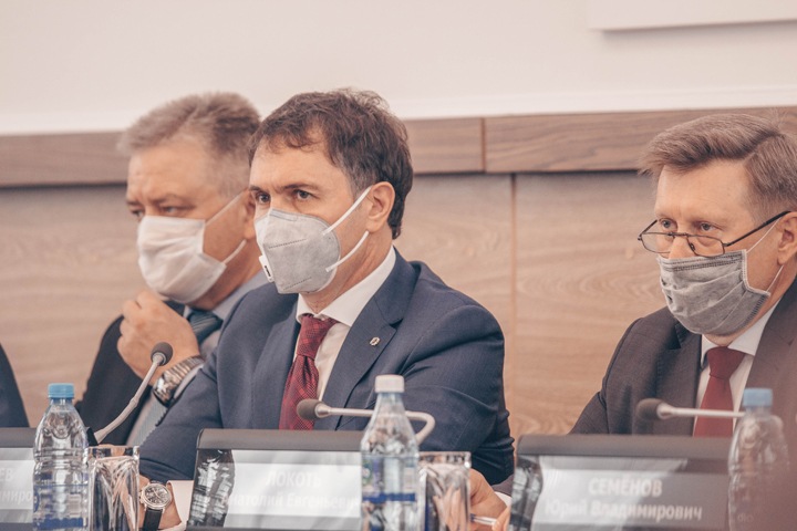 Никто не стал бы шевелиться, если бы не оппозиция: Мазур об отчете Локтя в горсовете