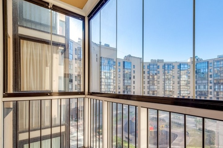 Какой тип остекления балкона выбрать?