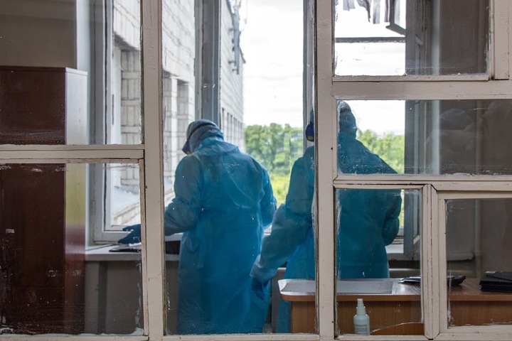 Число госпитализированных из-за коронавируса новосибирцев резко выросло. Роспотребнадзор заявил о «плато»