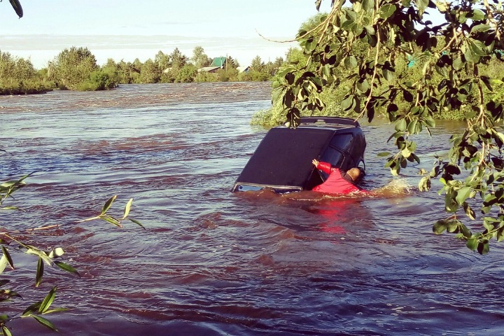 Столица Забайкалья под водой: сотни эвакуированы, мосты разрушены, нет света