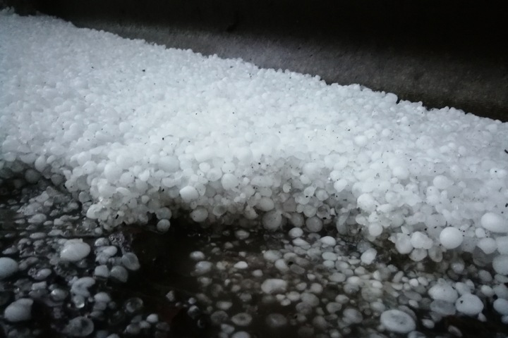 Бийск накрыло крупным градом Бийск накрыло крупным градом